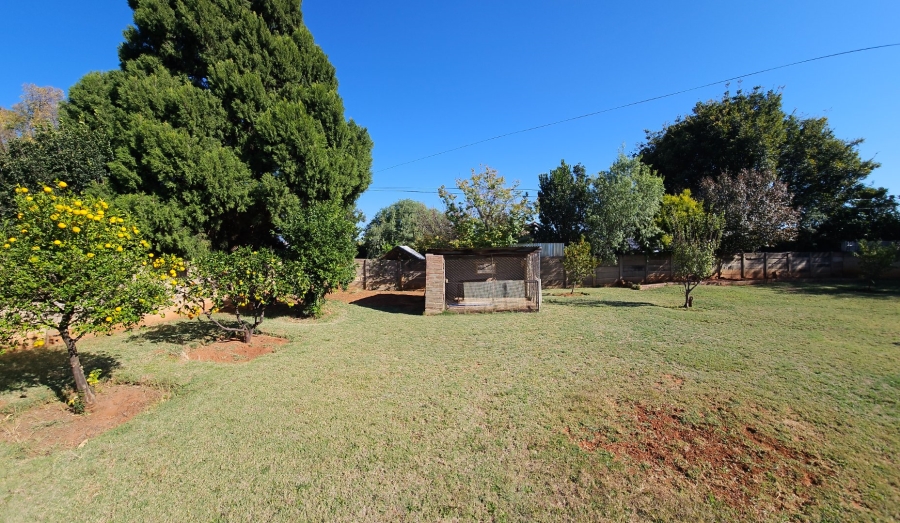  Bedroom Property for Sale in Langenhovenpark Free State